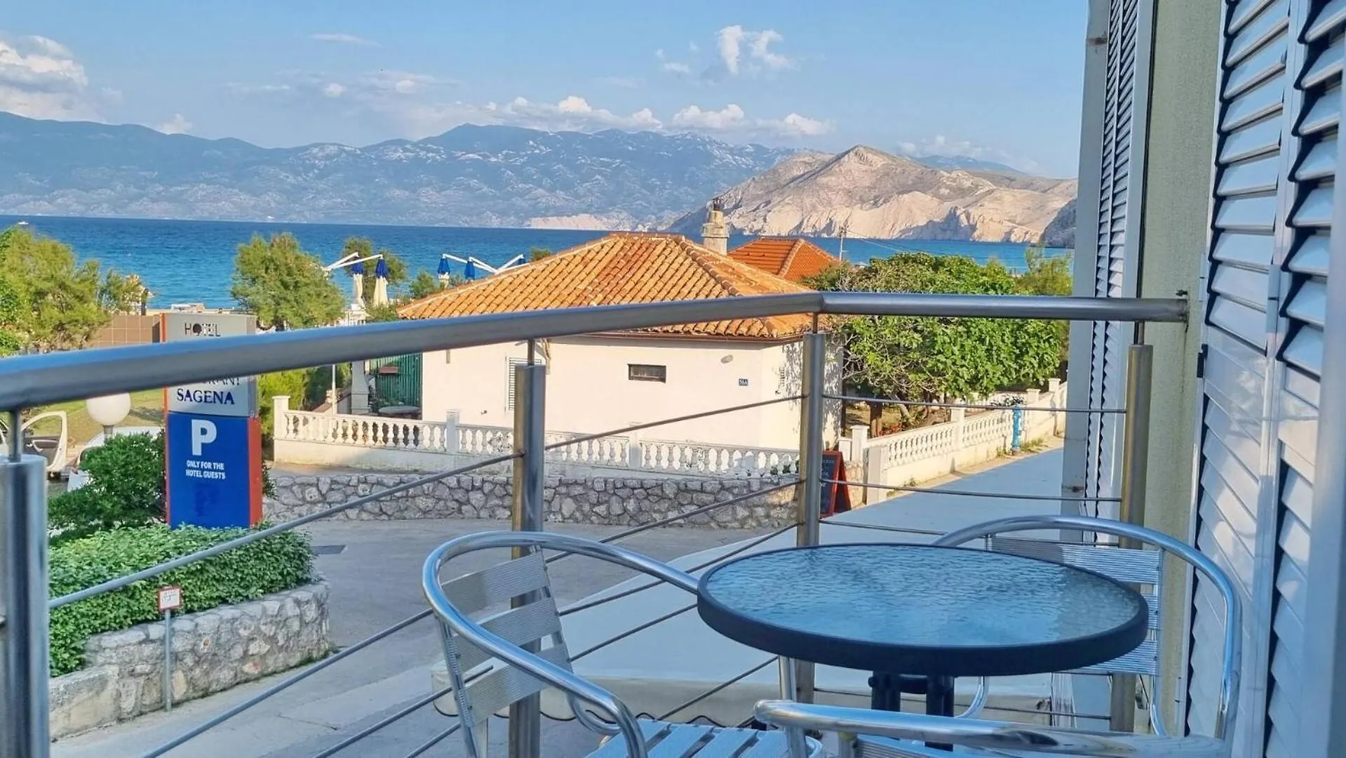 Apartment Vlahinja Beach location